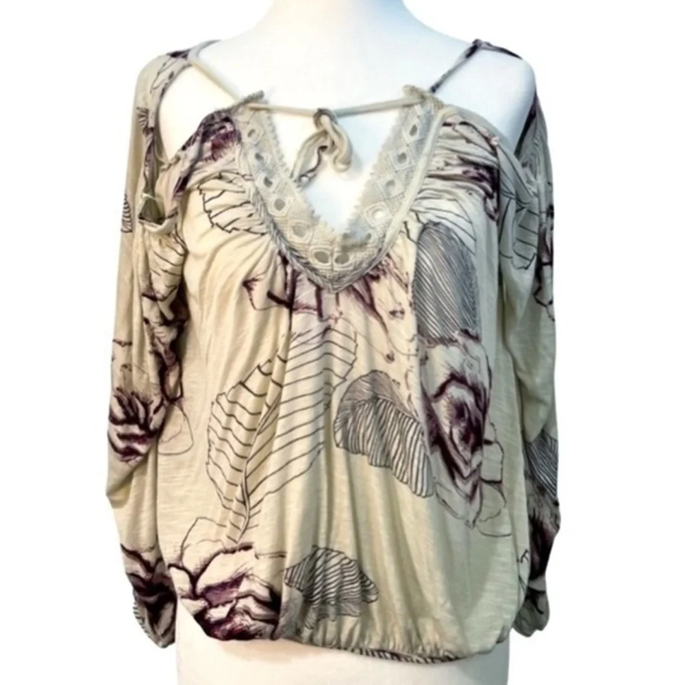 FREE‎ PEOPLE LACE SPLIT SHOULDER TOP